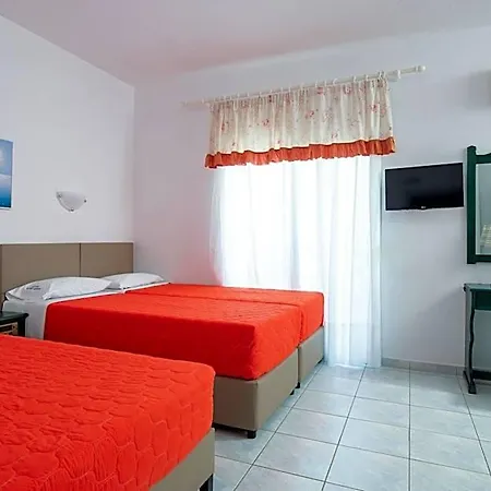 מלון Anastasia's House 3*